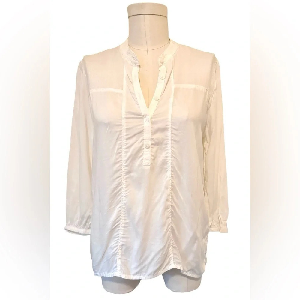 NWT Aeropostale lPopover Tunic Buttoned Split Neck in white, long sleeve blouse